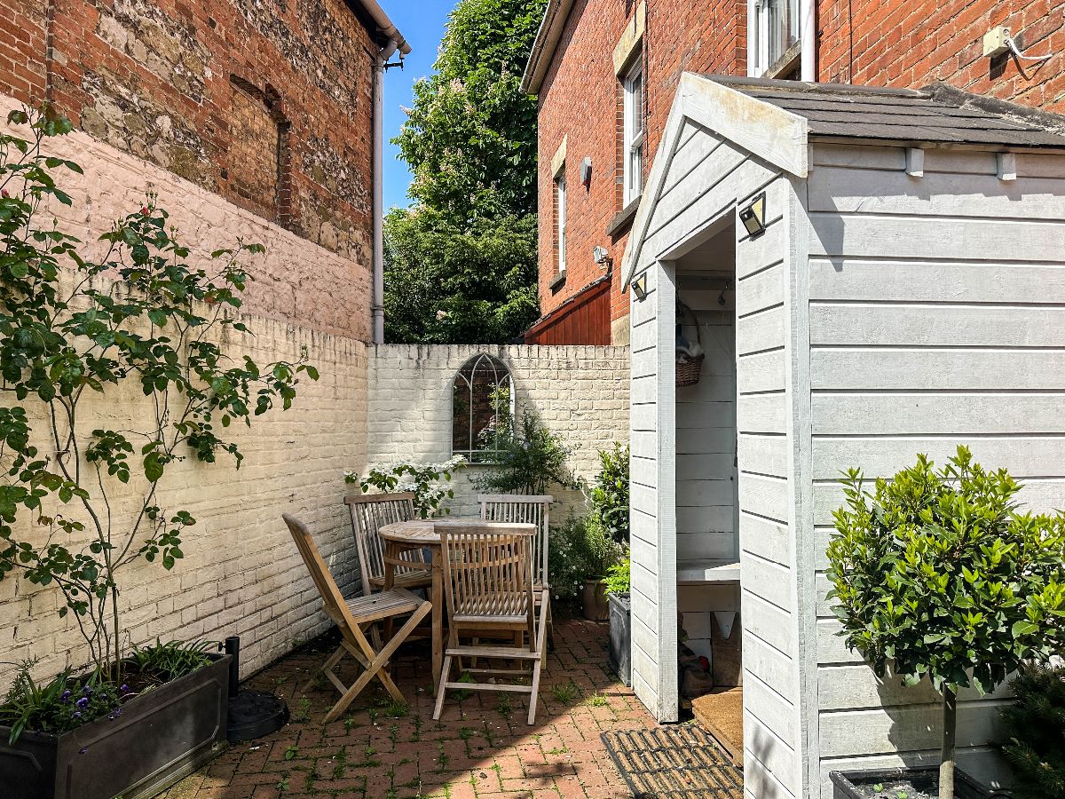2 bed house for sale in North Street, Salisbury  - Property Image 10