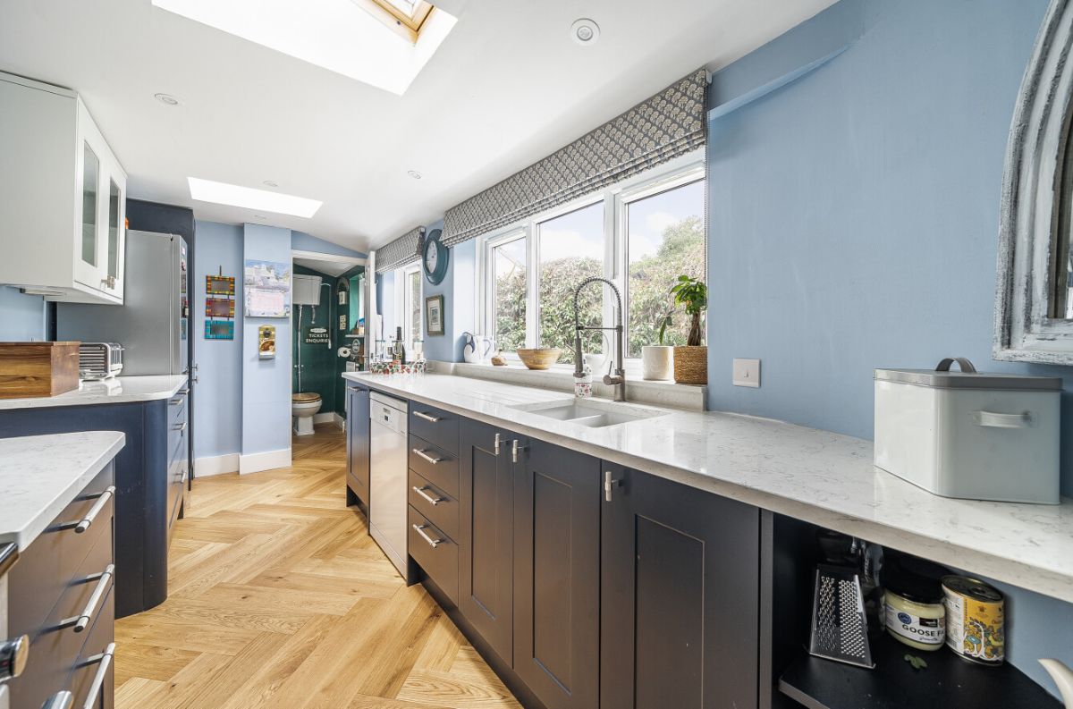 2 bed house for sale in North Street, Salisbury 5