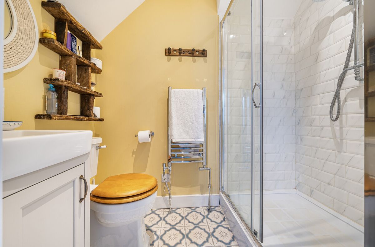 2 bed house for sale in North Street, Salisbury 17