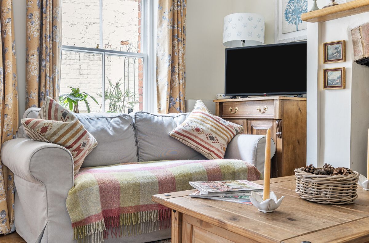 2 bed house for sale in North Street, Salisbury  - Property Image 12