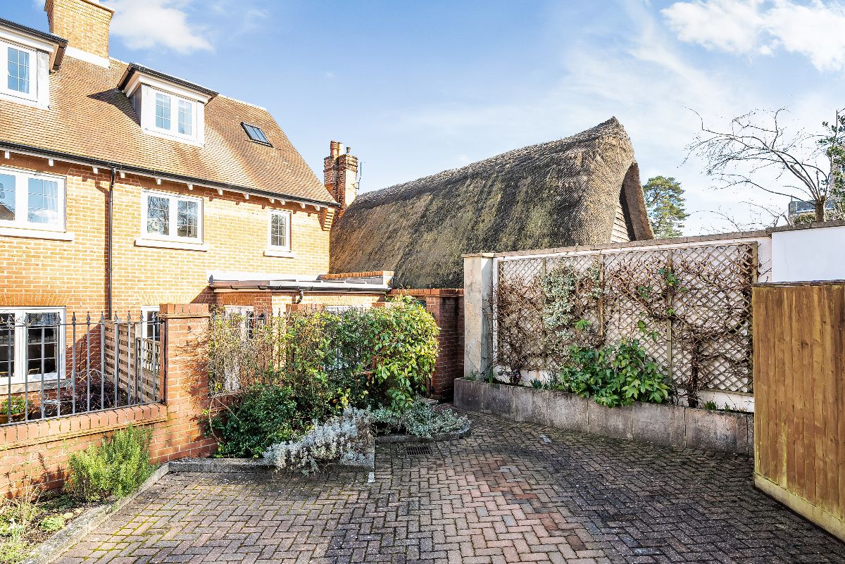 3 bed house for sale in Florence Mews, Salisbury, SP2
