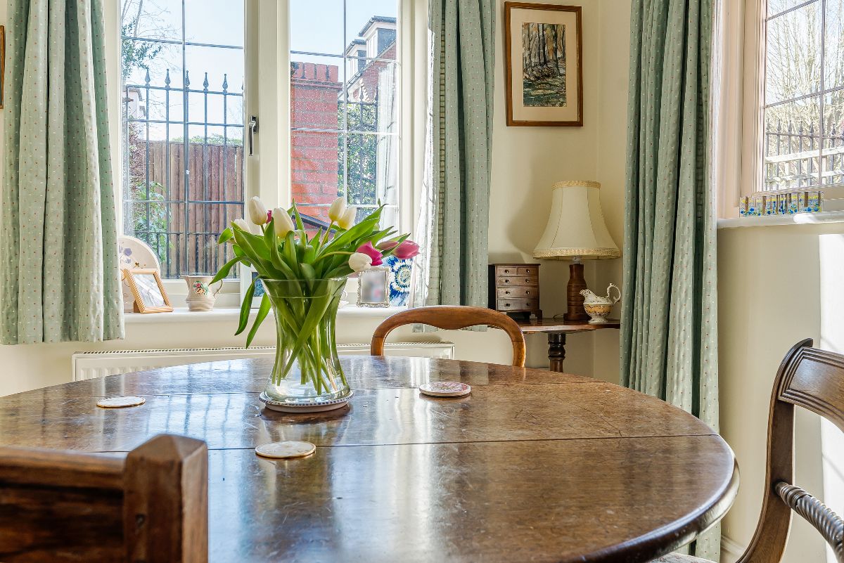 3 bed house for sale in Florence Mews, Salisbury 1