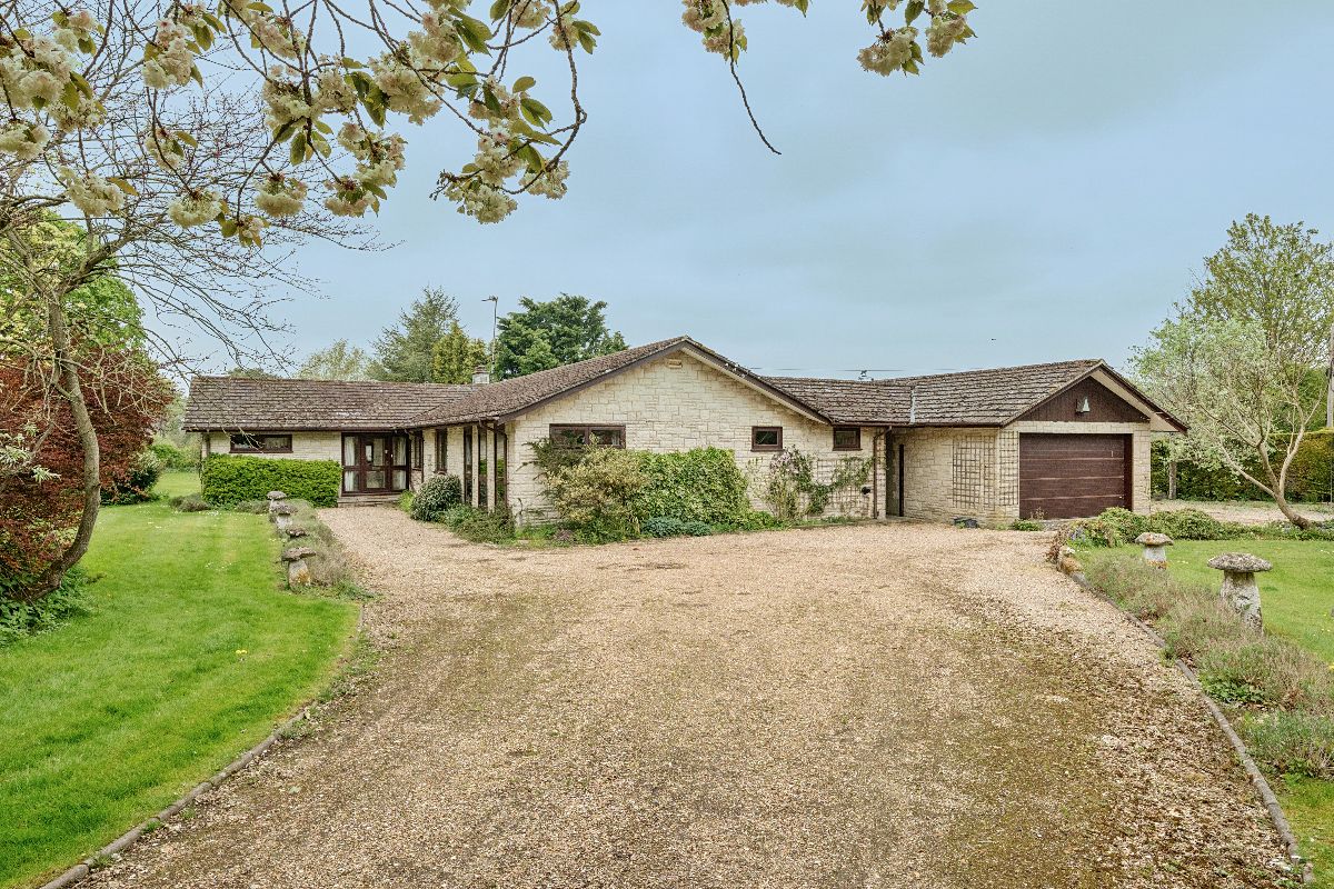 4 bed bungalow for sale in Little Langford, Salisbury, SP3