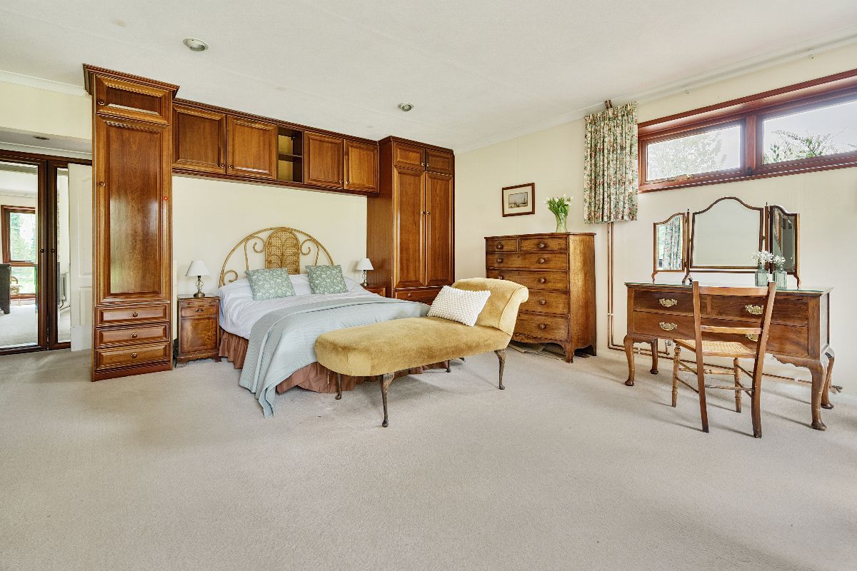 4 bed bungalow for sale in Little Langford, Salisbury  - Property Image 9