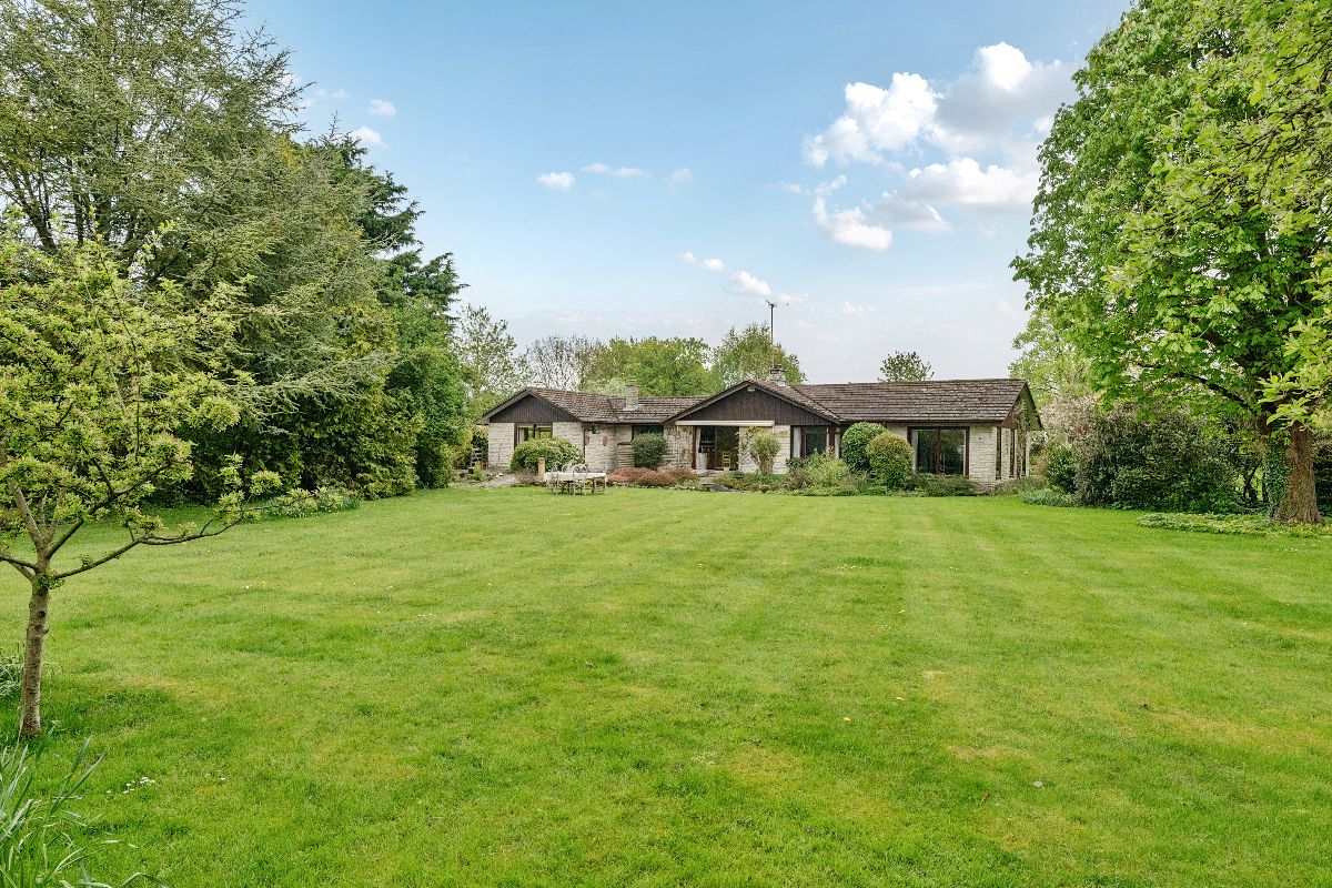 4 bed bungalow for sale in Little Langford, Salisbury  - Property Image 10