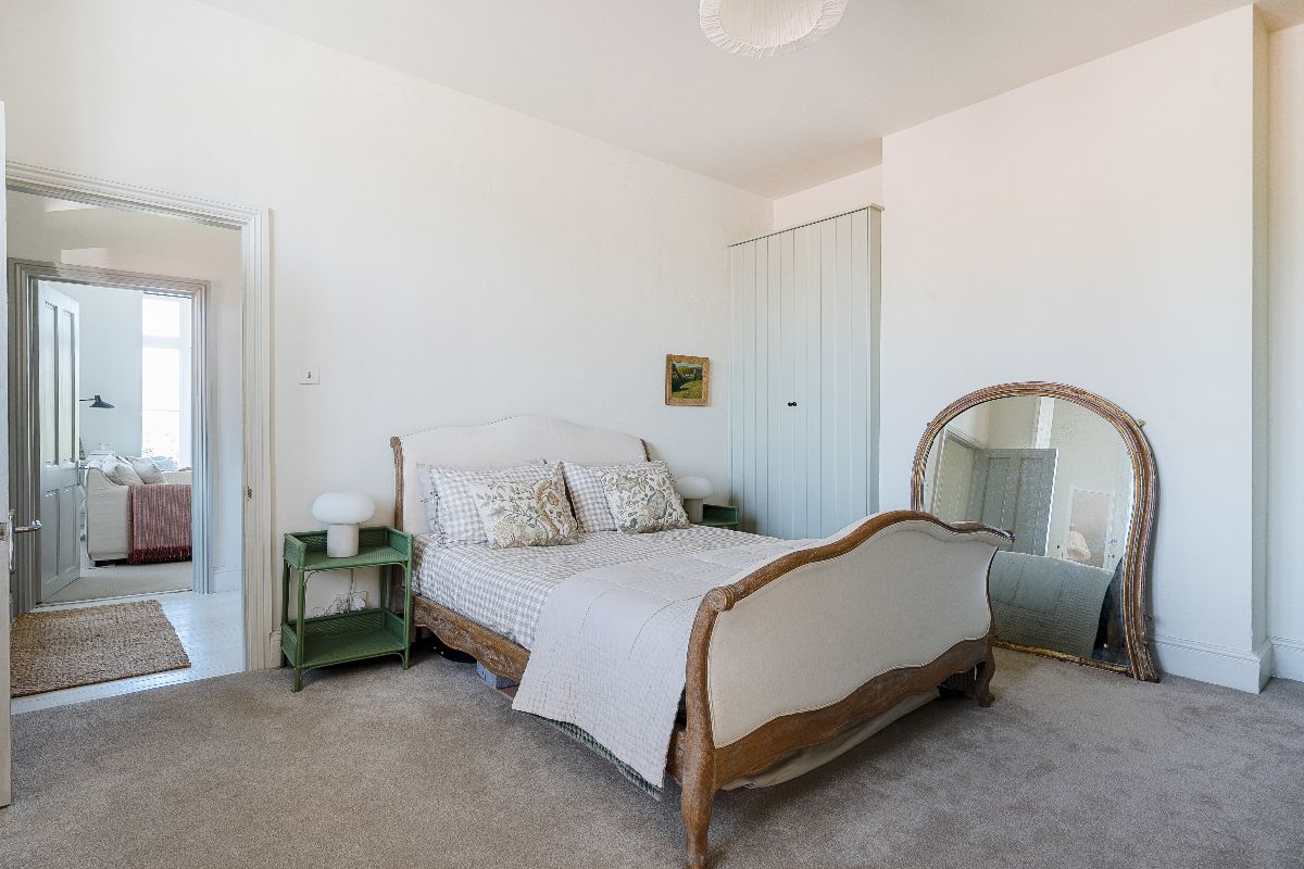 3 bed character property for sale in Bridge House, Salisbury 9