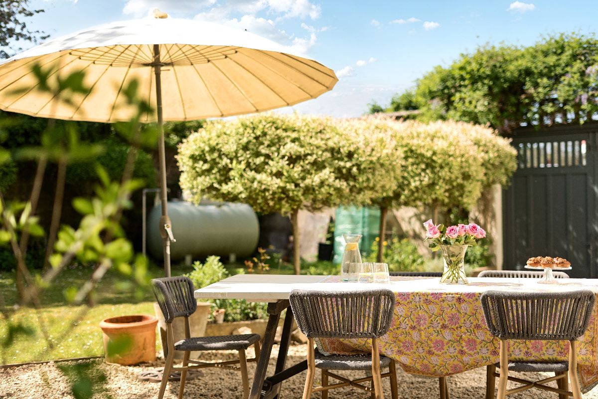 3 bed character property for sale in Bridge House, Salisbury 1