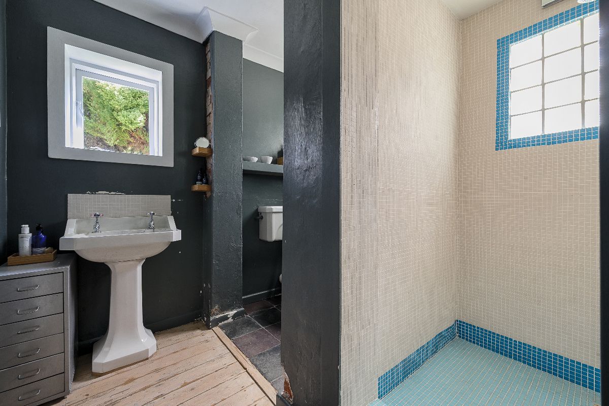 3 bed character property for sale in Bridge House, Salisbury 8