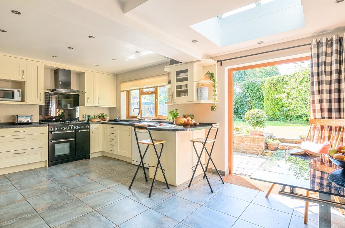 5 bed house for sale in Rock Lane, Warminster 10