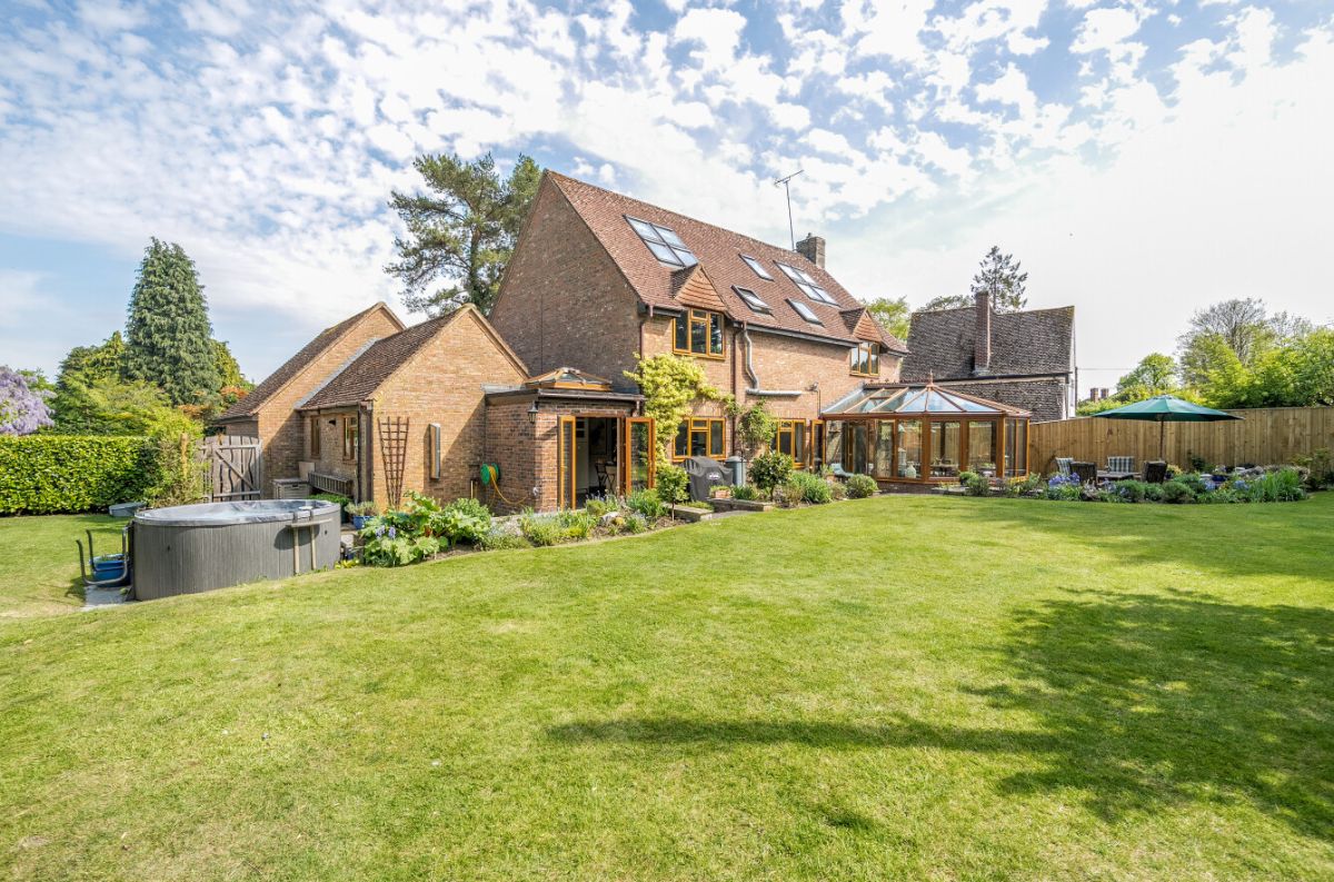 5 bed house for sale in Rock Lane, Warminster  - Property Image 2