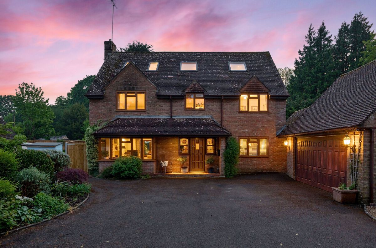 5 bed house for sale in Rock Lane, Warminster  - Property Image 2