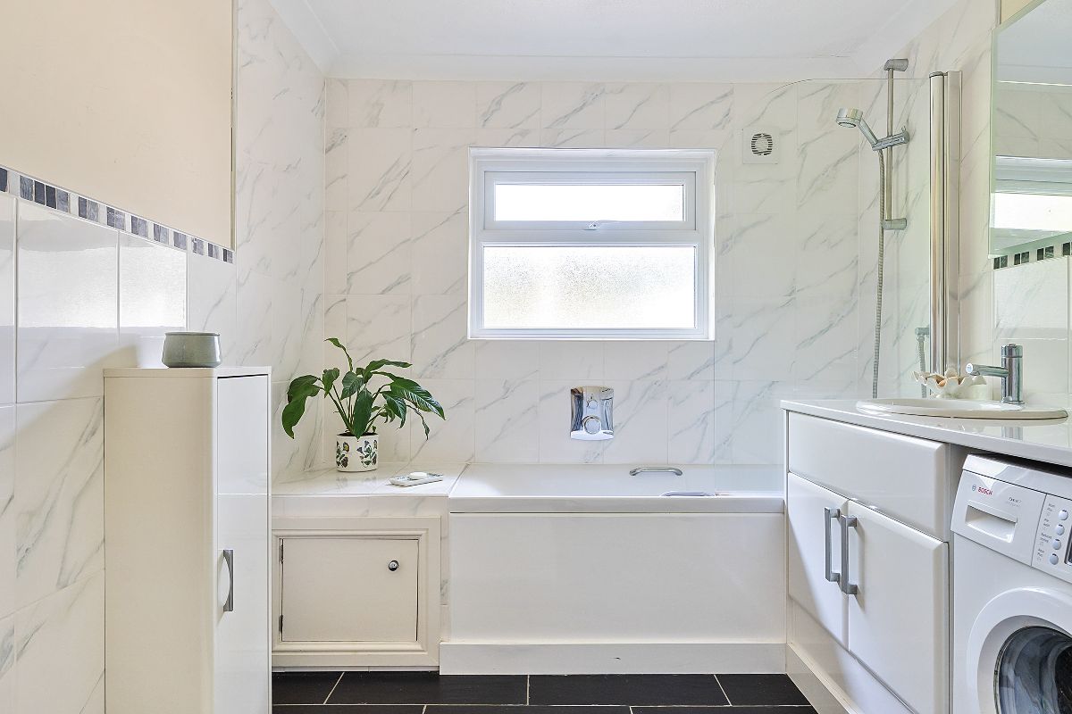 3 bed bungalow for sale in Rock Lane, Warminster 7