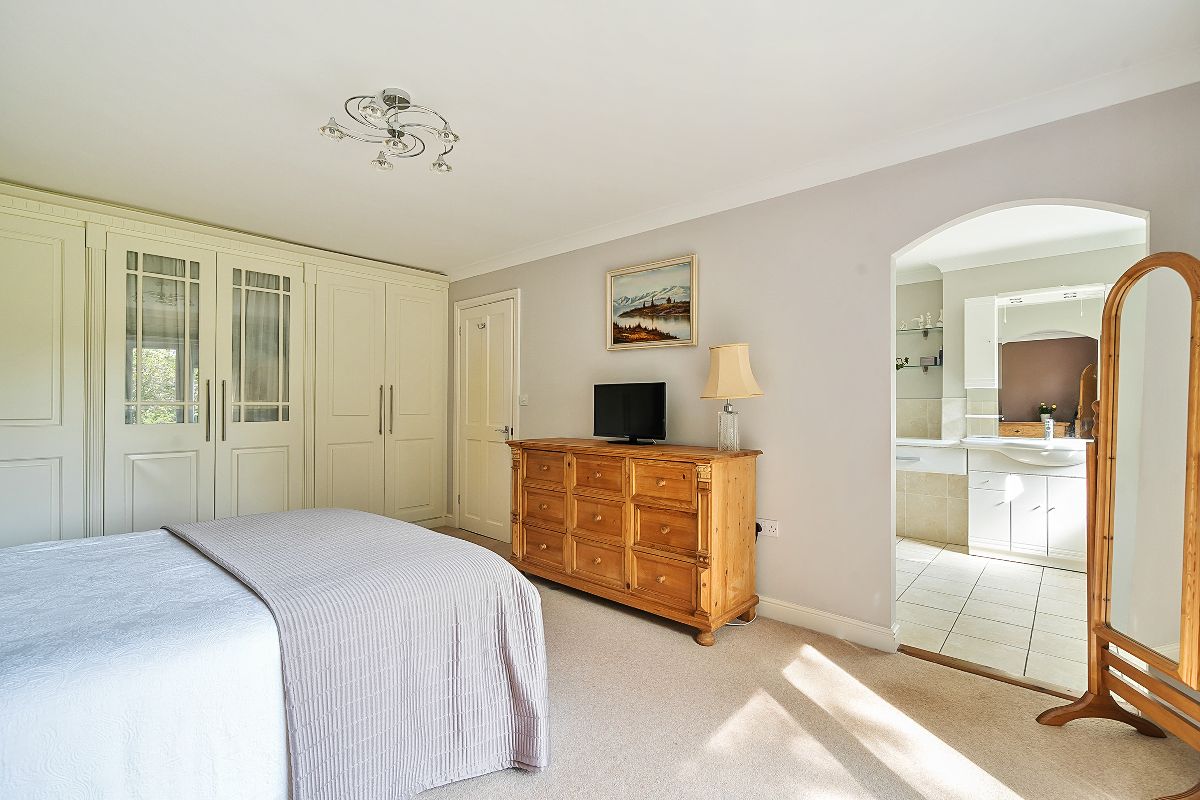 3 bed bungalow for sale in Rock Lane, Warminster  - Property Image 9
