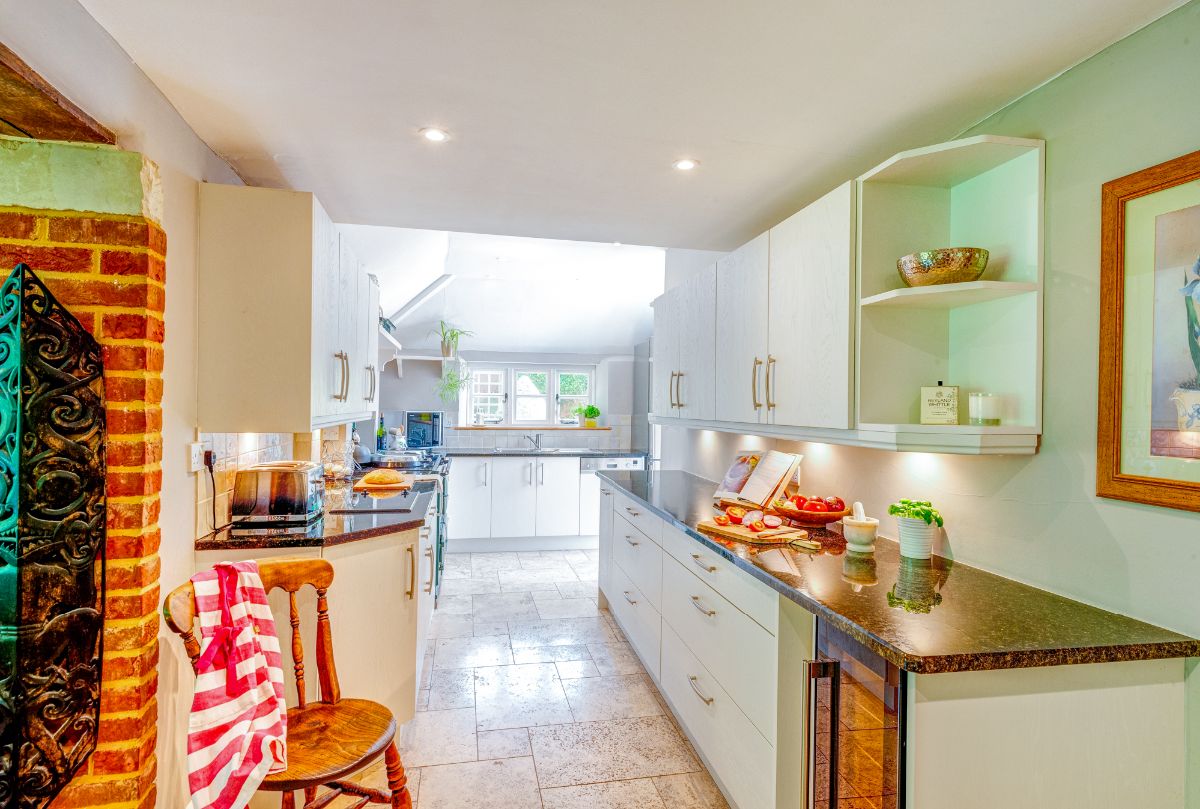 5 bed house for sale in Wylye Road, Hanging Langford 5