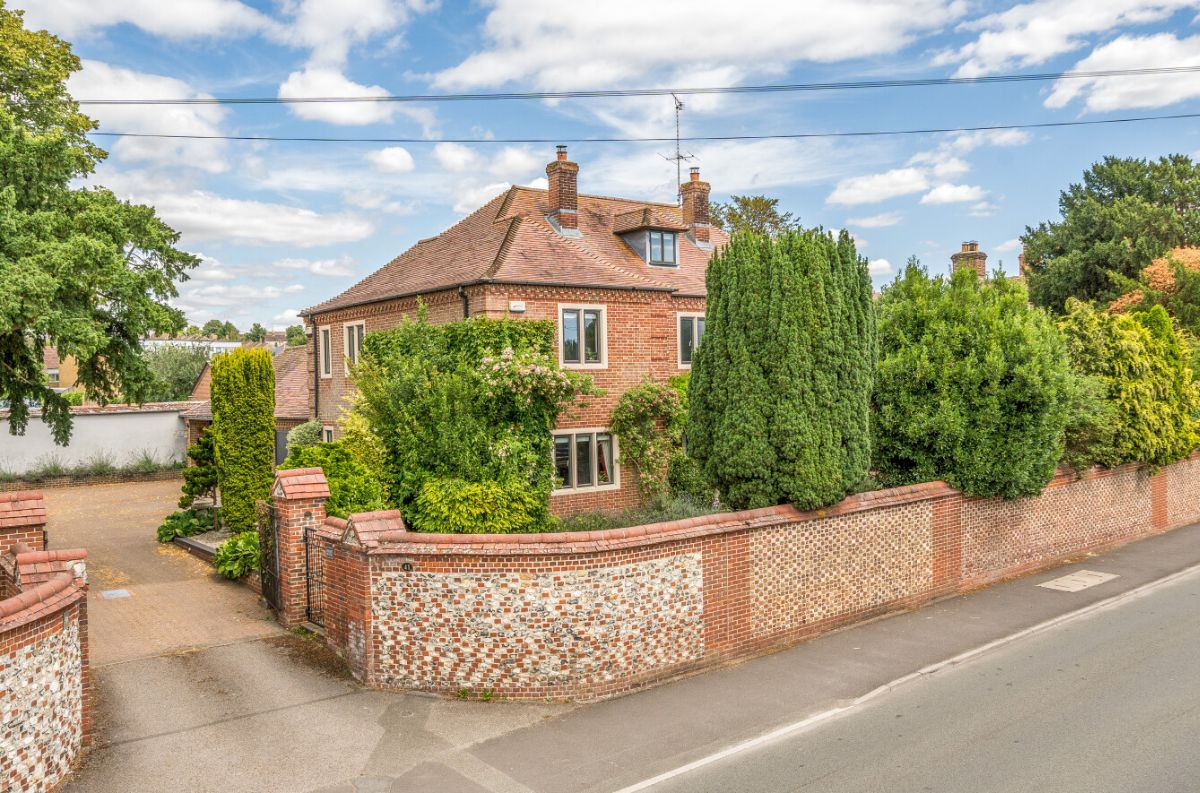 6 bed detached house for sale in Amesbury, Salisbury - Property Image 1