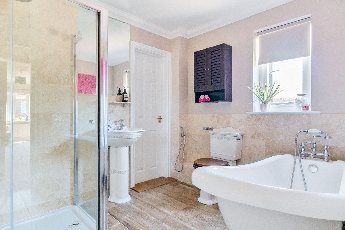 6 bed detached house for sale in Amesbury, Salisbury 14