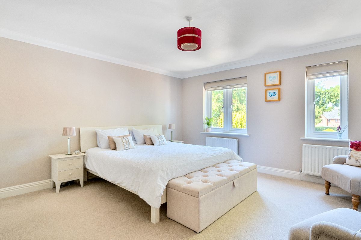 6 bed detached house for sale in Amesbury, Salisbury 11