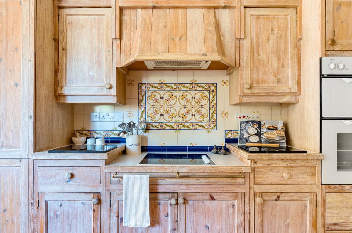 6 bed detached house for sale in Amesbury, Salisbury  - Property Image 6