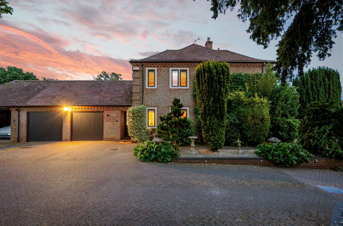 6 bed detached house for sale in Amesbury, Salisbury 27