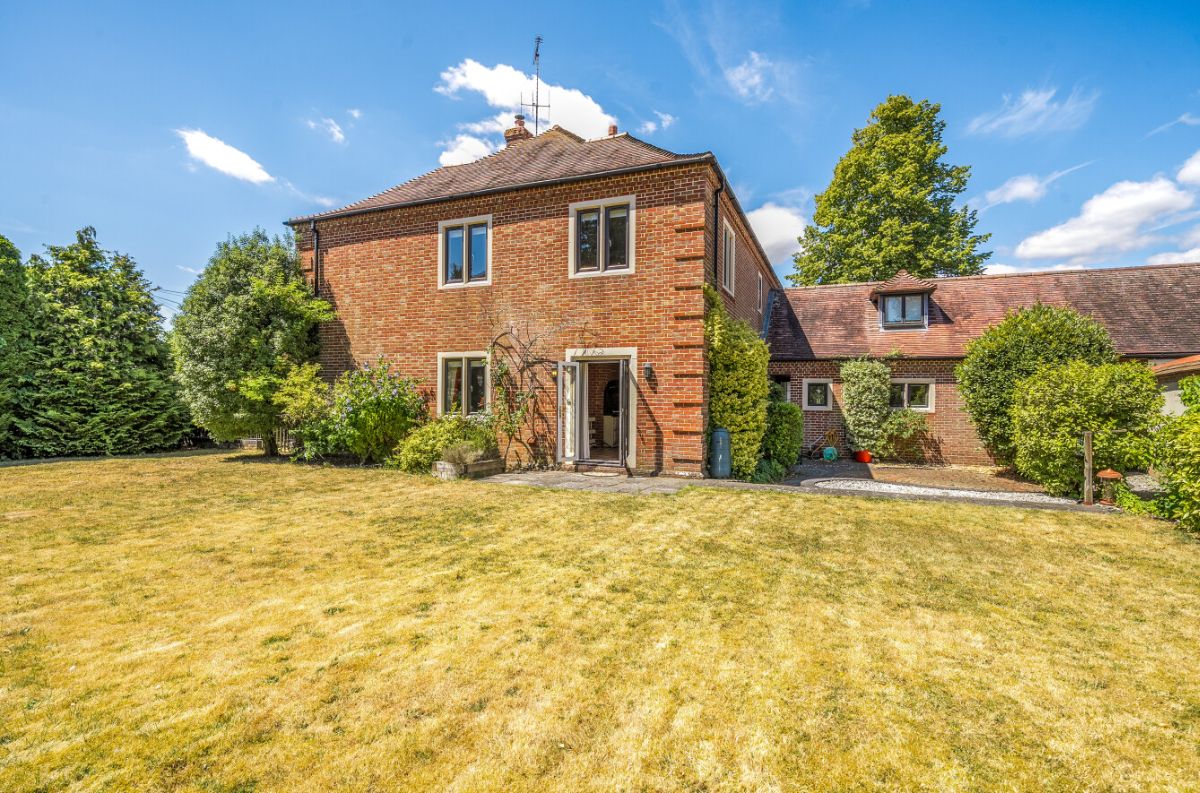 6 bed detached house for sale in Amesbury, Salisbury, SP4