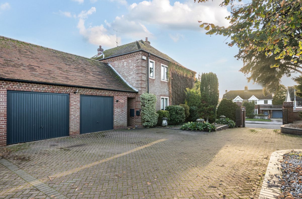 6 bed detached house for sale in Linden House, Amesbury  - Property Image 24