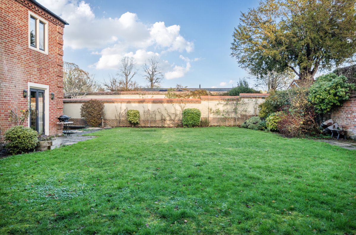 6 bed detached house for sale in Linden House, Amesbury  - Property Image 27