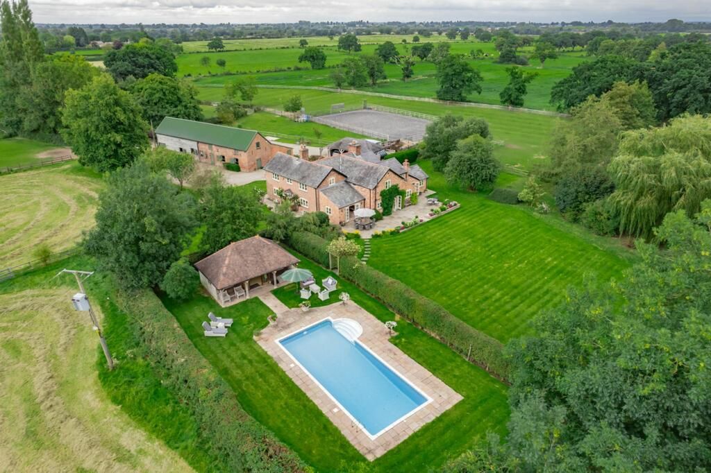 5 bed character property for sale in Bunbury, Tarporley 17