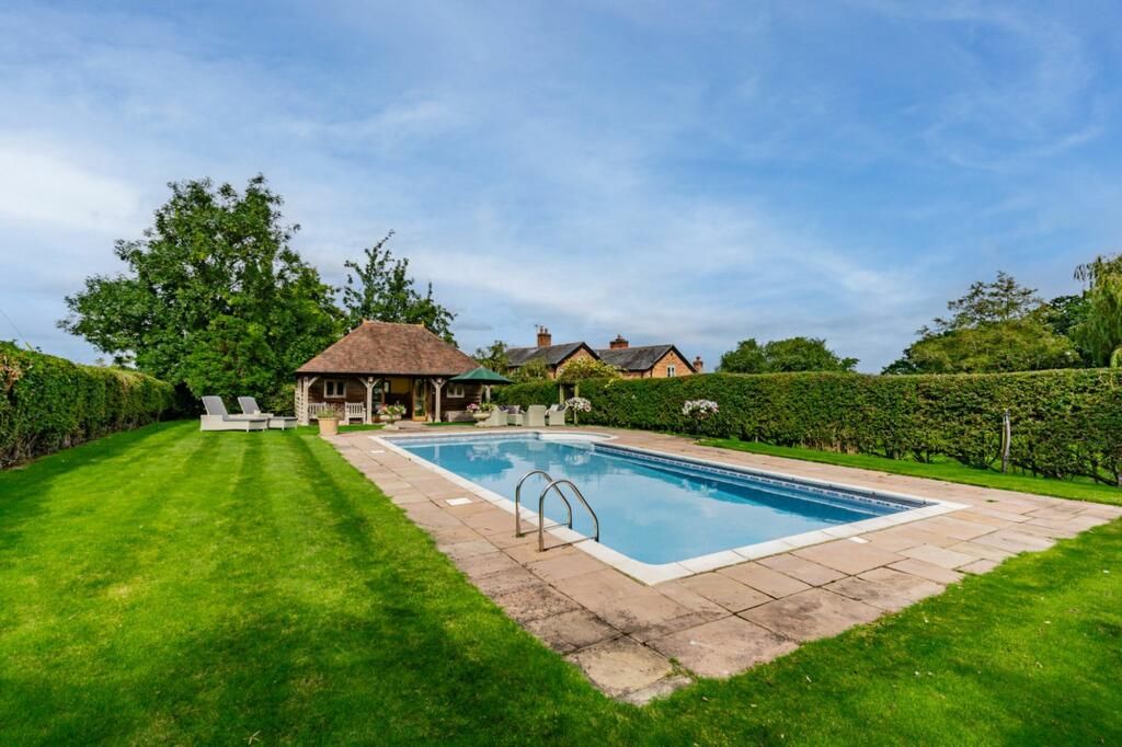 5 bed character property for sale in Bunbury, Tarporley  - Property Image 2