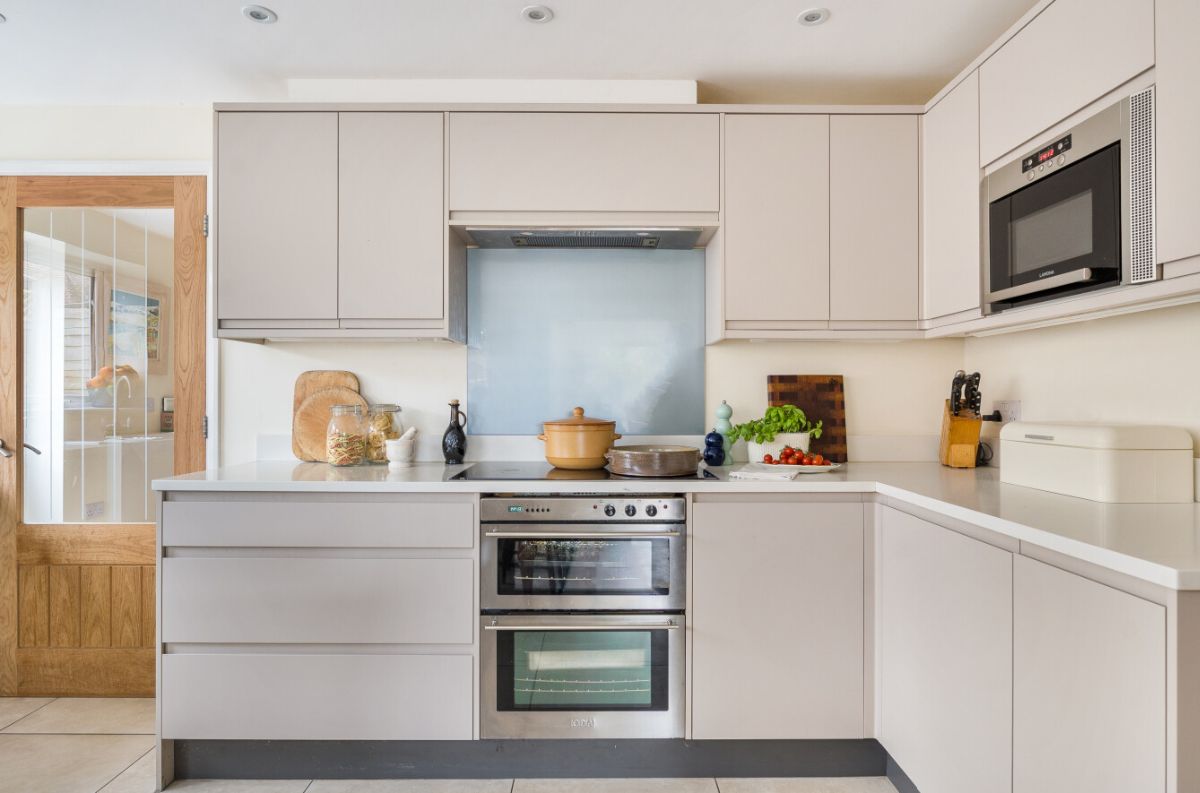 5 bed house for sale in Winterbourne Stoke, Salisbury  - Property Image 11