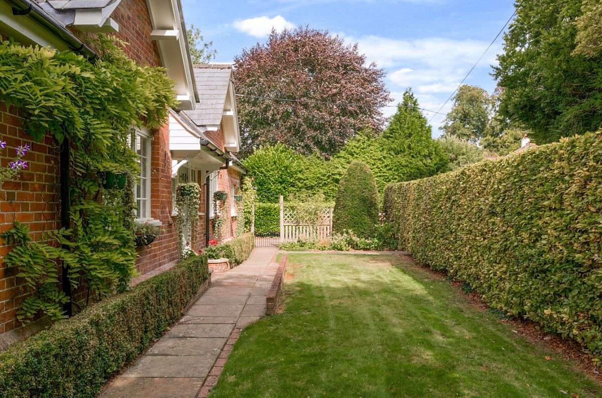 5 bed house for sale in Winterbourne Stoke, Salisbury 30