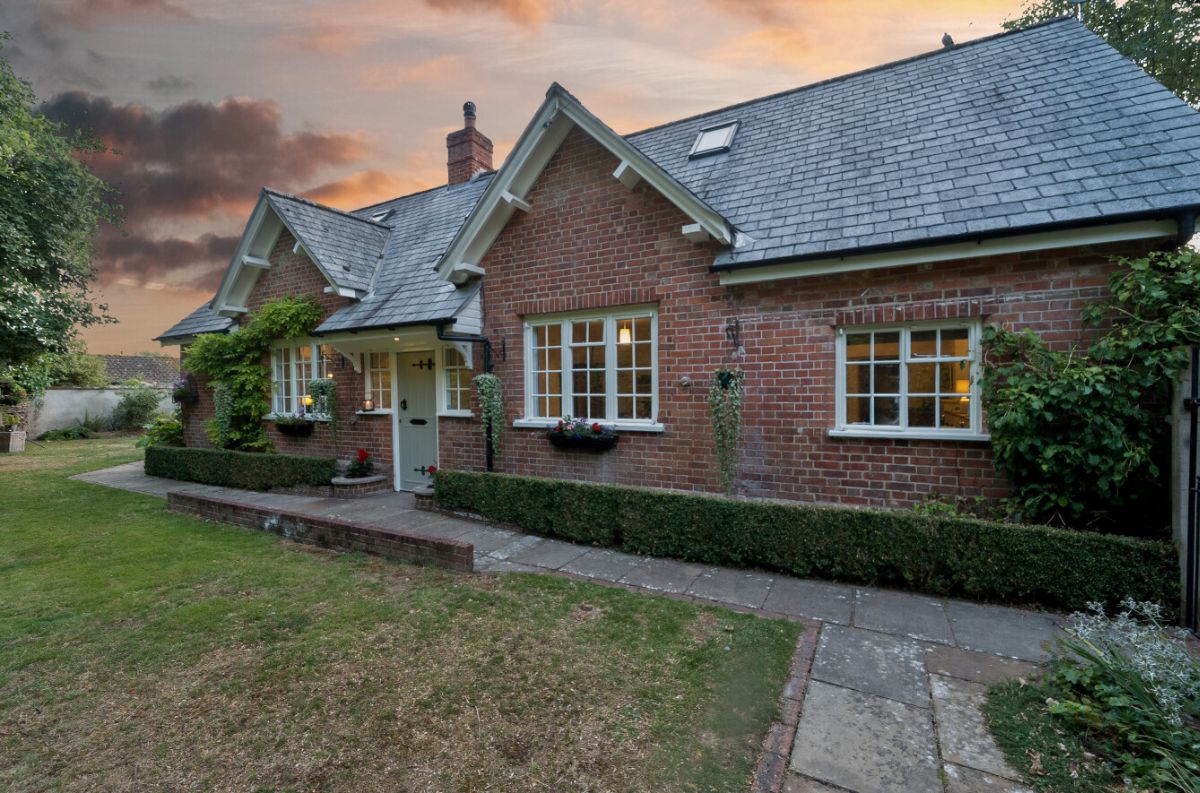 5 bed house for sale in Winterbourne Stoke, Salisbury, SP3