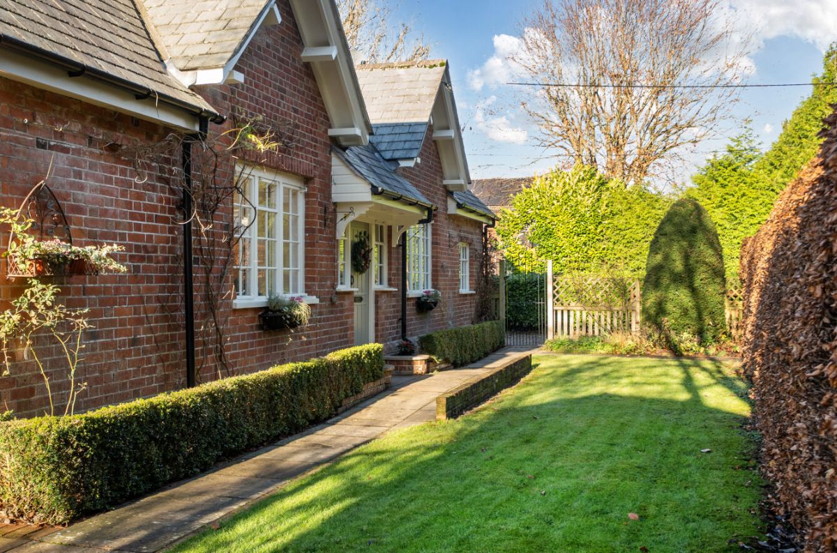 5 bed house for sale in Winterbourne Stoke, Salisbury  - Property Image 36