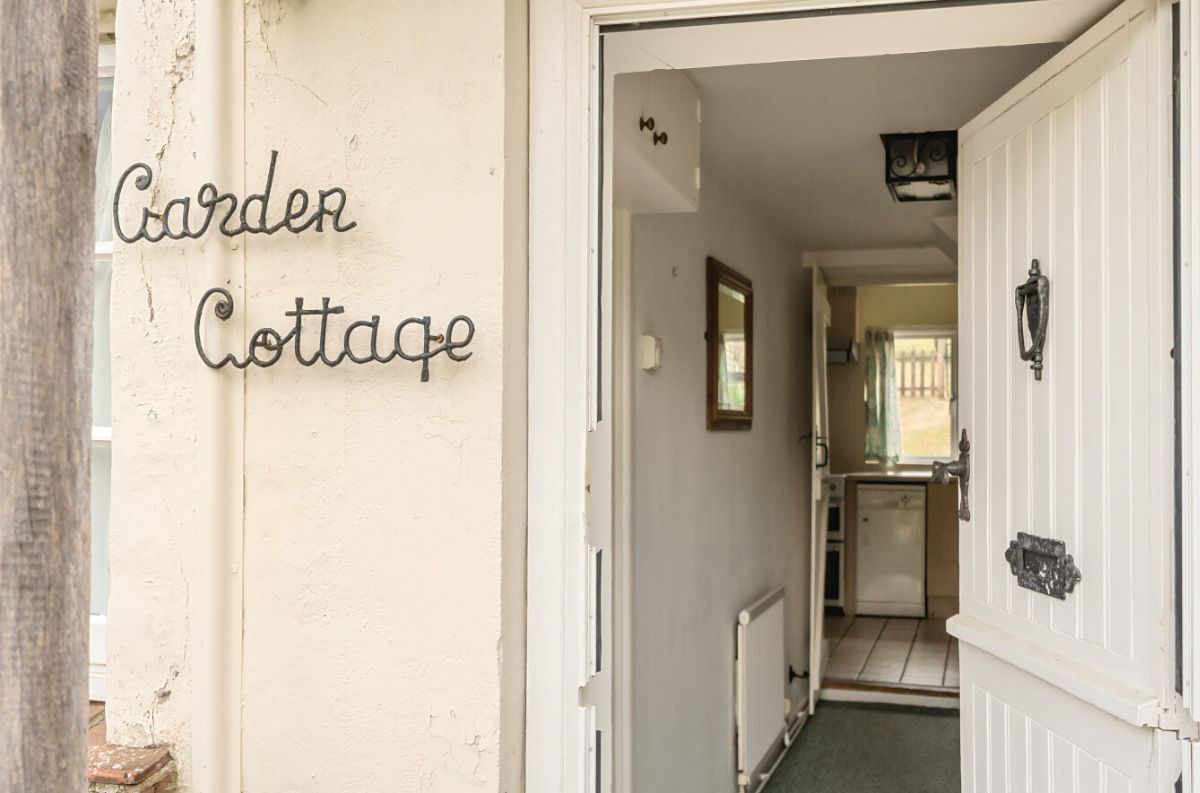 2 bed cottage for sale in Rockbourne, Fordingbridge  - Property Image 3