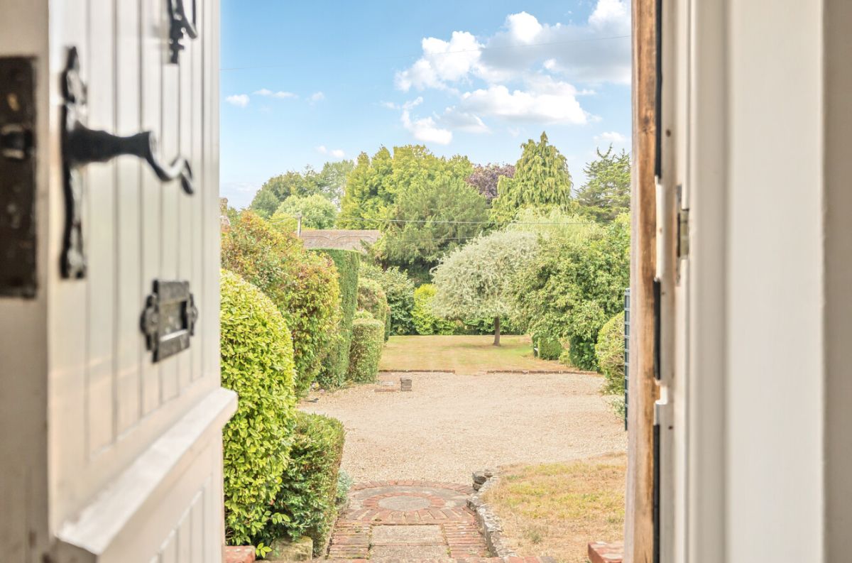 2 bed cottage for sale in Rockbourne, Fordingbridge  - Property Image 2