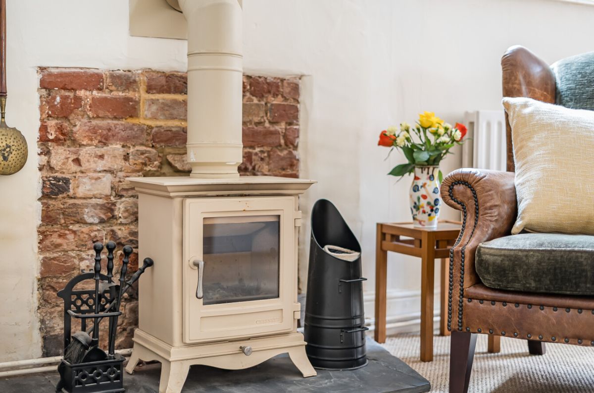 3 bed semi-detached house for sale in West Street, Salisbury  - Property Image 6
