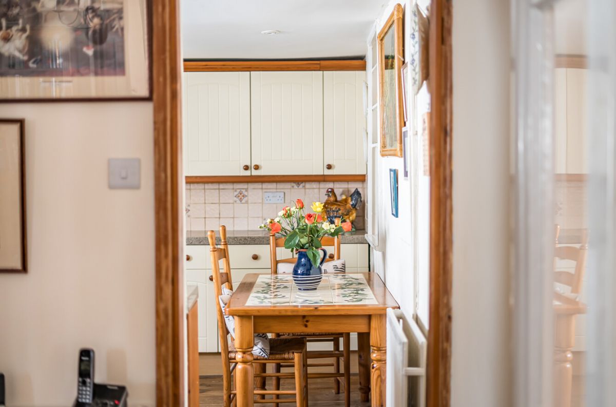 3 bed semi-detached house for sale in West Street, Salisbury 12