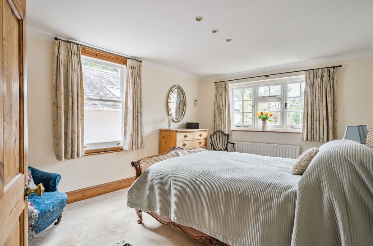 3 bed semi-detached house for sale in West Street, Salisbury  - Property Image 23