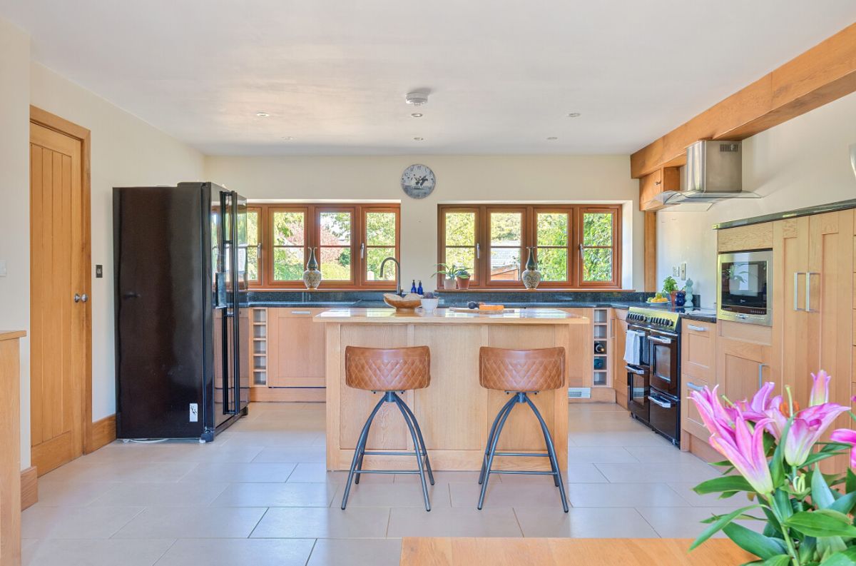 3 bed character property for sale in Fisherton De La Mere, Warminster 11