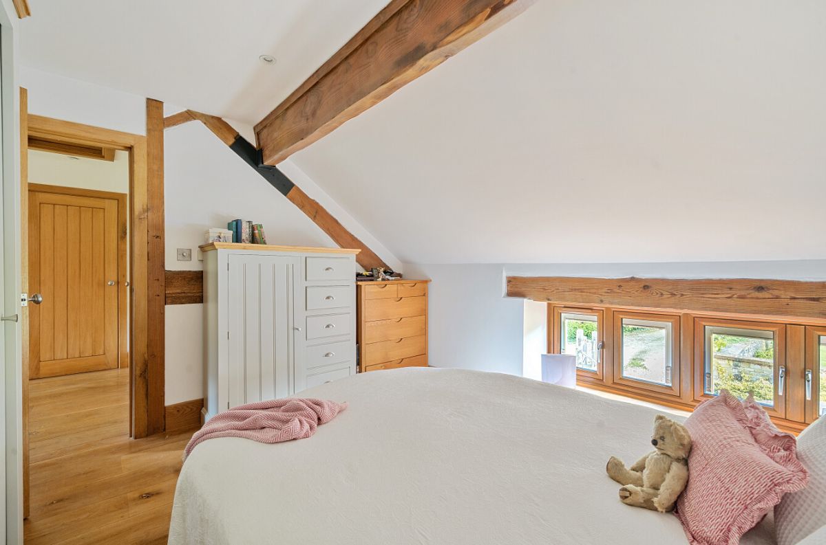 3 bed character property for sale in Fisherton De La Mere, Warminster 20