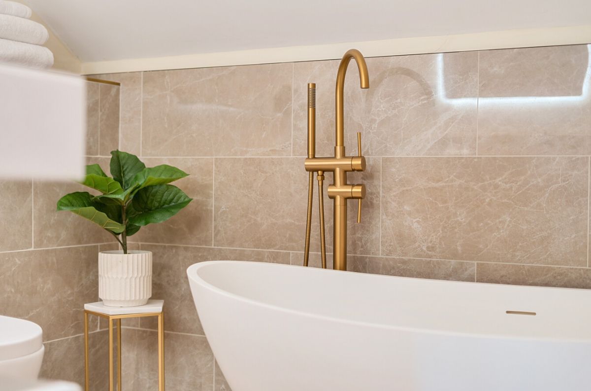 3 bed character property for sale in Fisherton De La Mere, Warminster 25