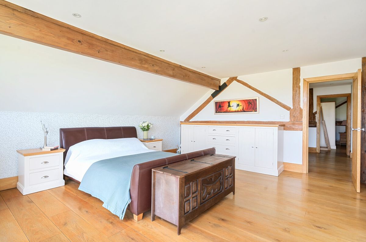 3 bed character property for sale in Fisherton De La Mere, Warminster 16