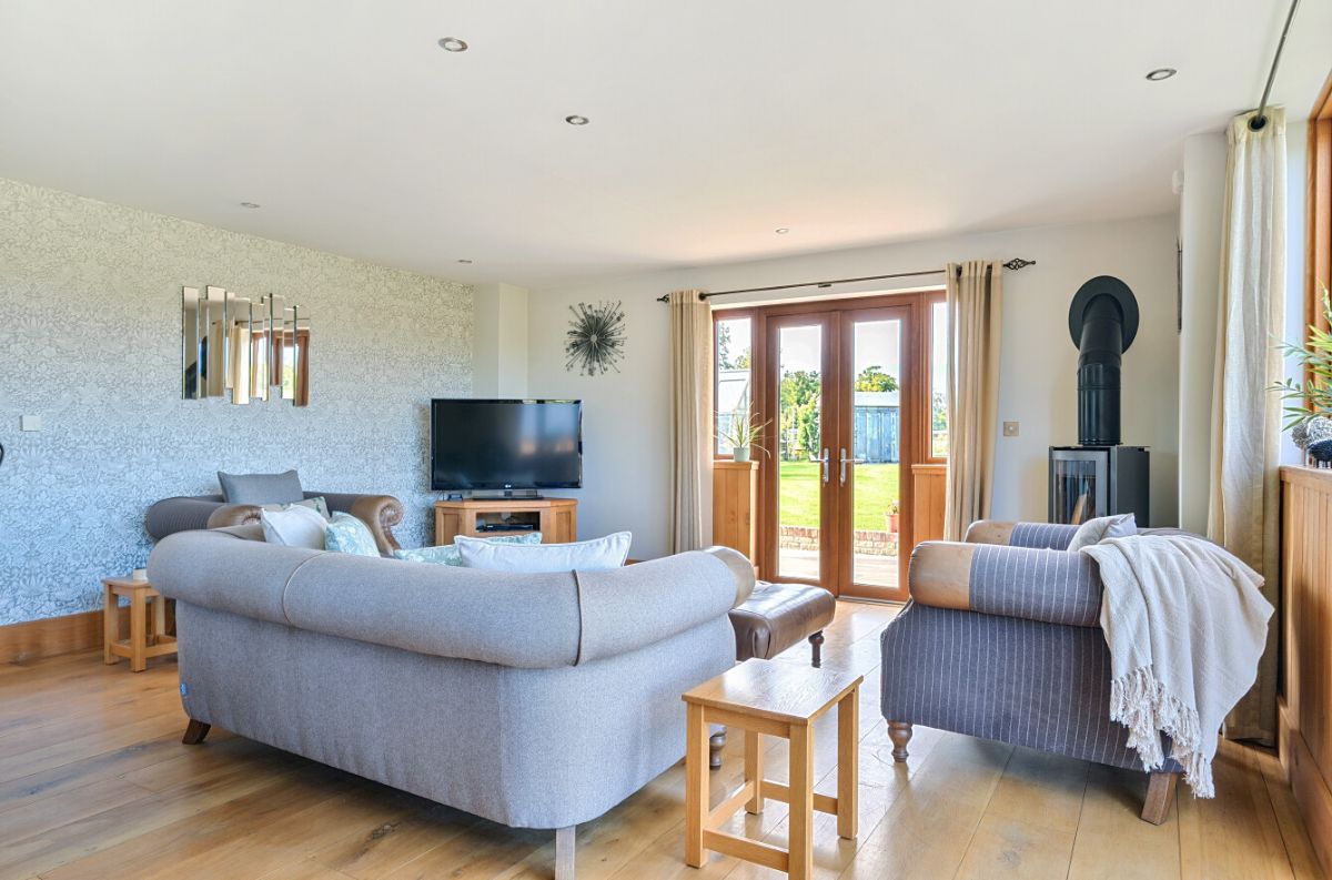 3 bed character property for sale in Fisherton De La Mere, Warminster 3