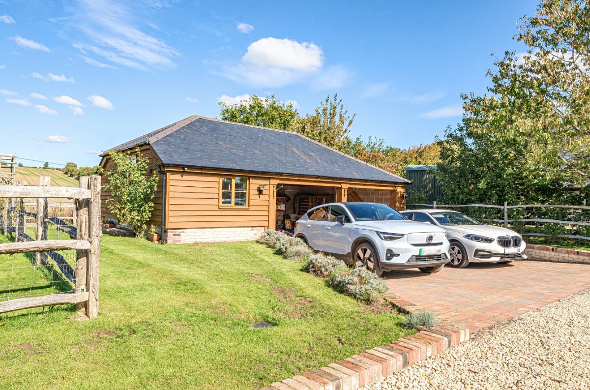 3 bed character property for sale in Fisherton De La Mere, Warminster 34