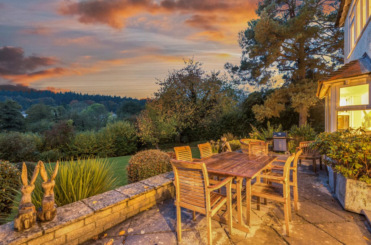 6 bed detached house for sale in Crockerton, Warminster  - Property Image 2