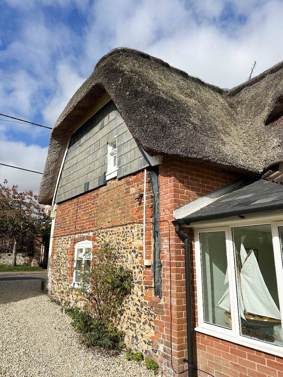 4 bed character property for sale in Great Wishford, Salisbury  - Property Image 3