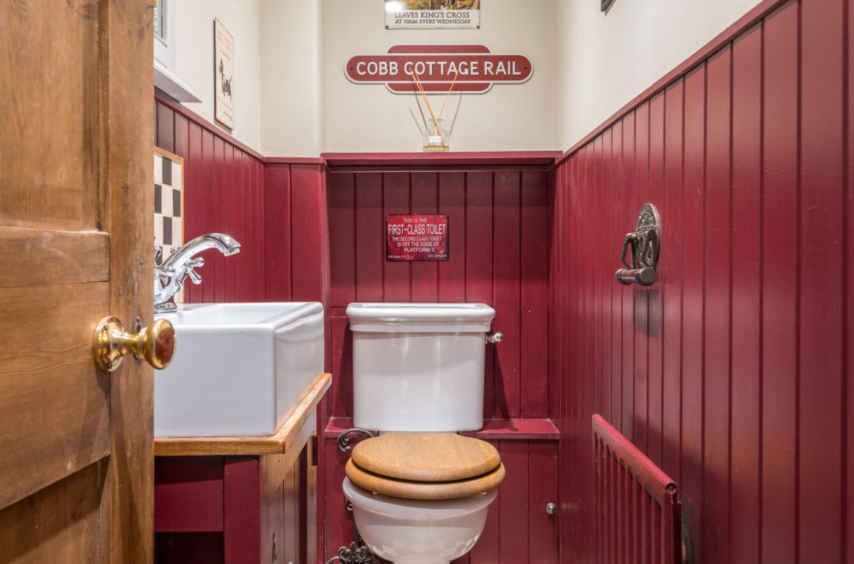 3 bed character property for sale in Great Wishford, Salisbury  - Property Image 8