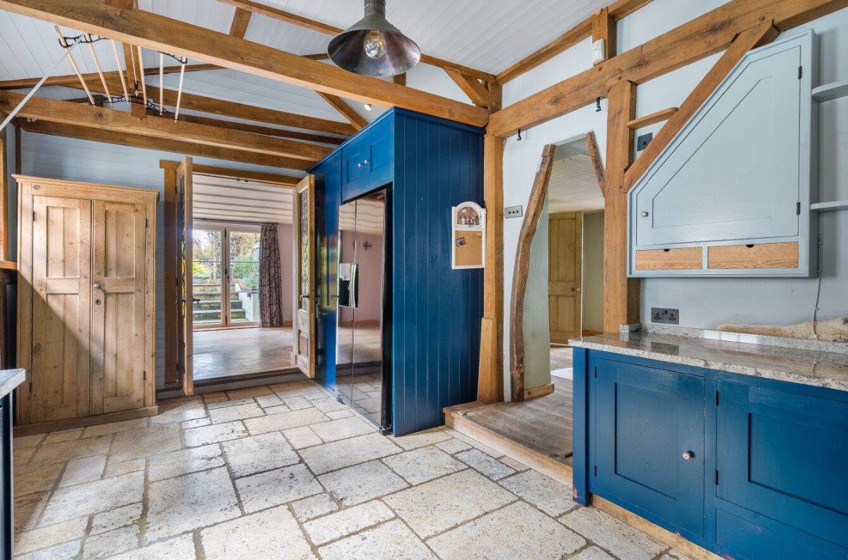 3 bed character property for sale in Great Wishford, Salisbury 9