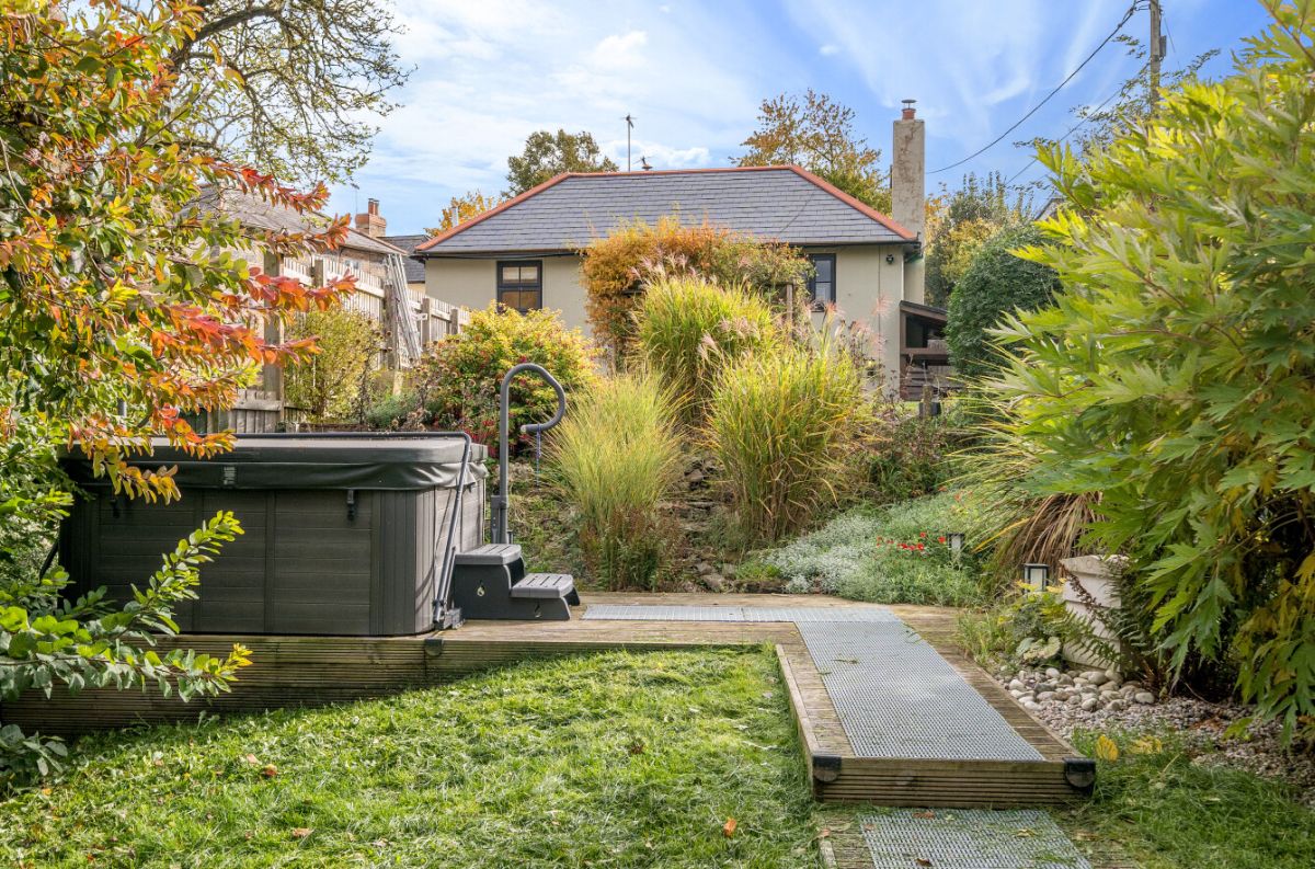 3 bed character property for sale in Great Wishford, Salisbury  - Property Image 1