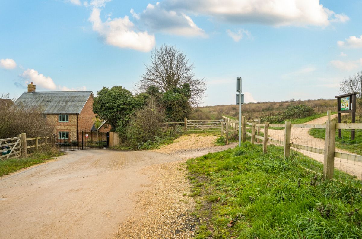 4 bed detached house for sale in 14 Castle Hill Lane, Bishopdown, Wiltshire, SP1 3GP 33
