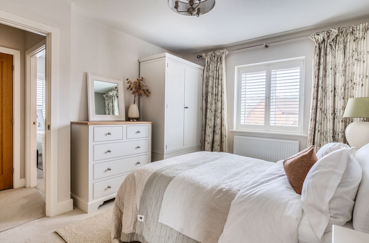 4 bed detached house for sale in 14 Castle Hill Lane, Bishopdown, Wiltshire, SP1 3GP 16